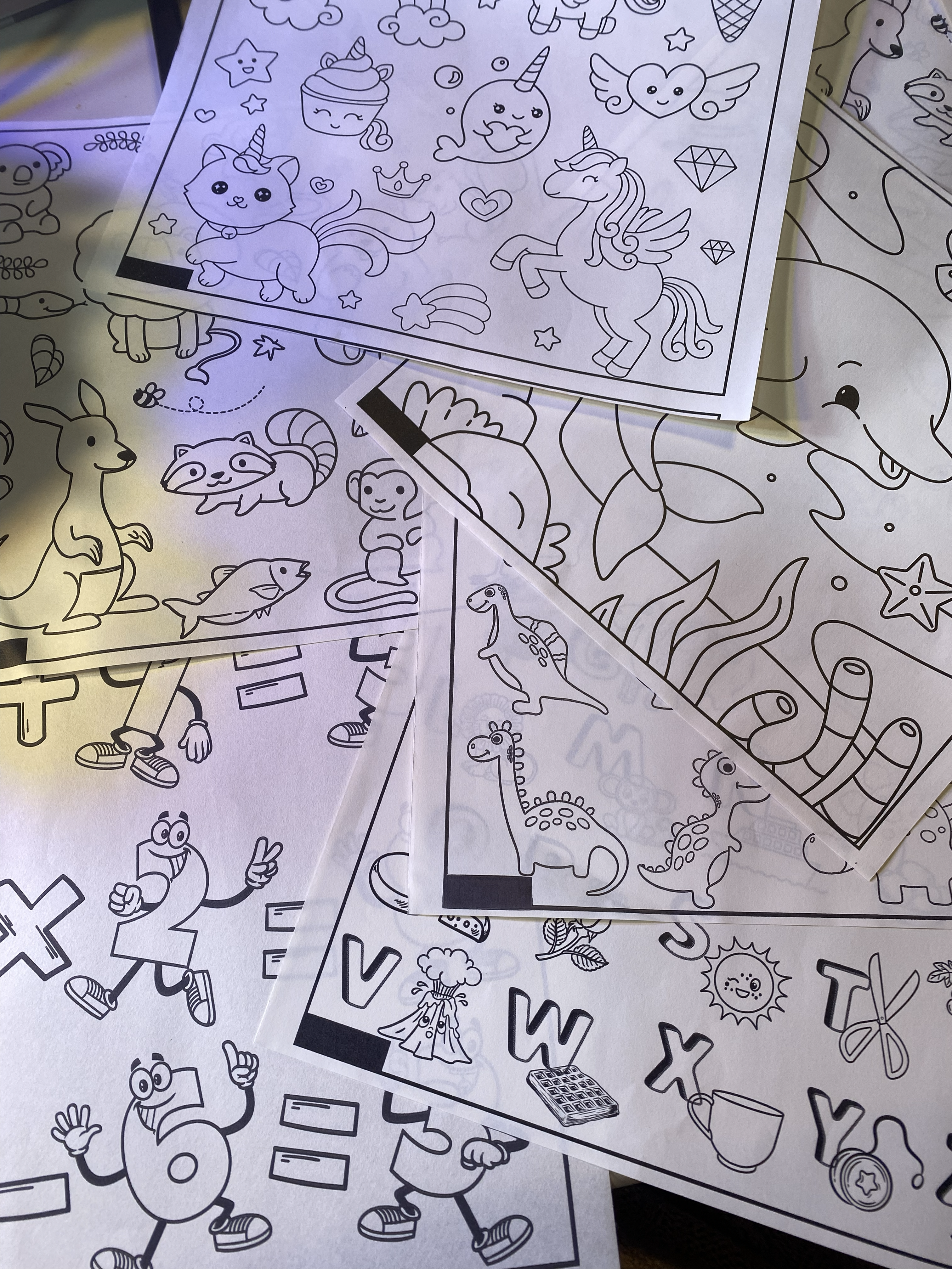 Rolo de papel para colorir da marca Gessele, solução para varejo e área kids.